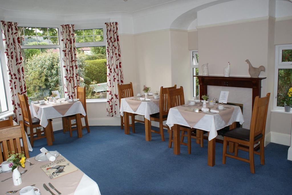 Cleave Court Guest House Llandudno Extérieur photo