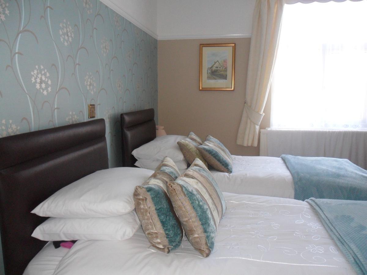Cleave Court Guest House Llandudno Extérieur photo