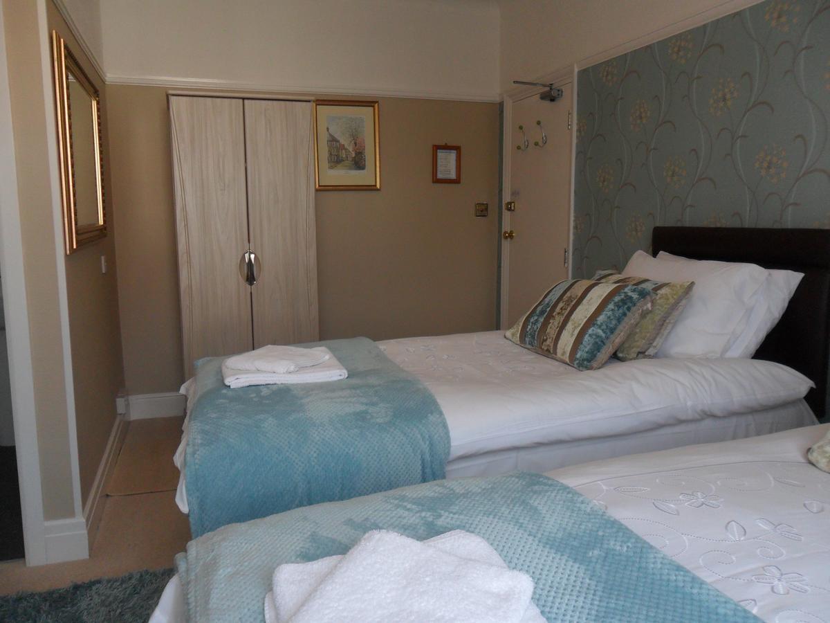 Cleave Court Guest House Llandudno Extérieur photo