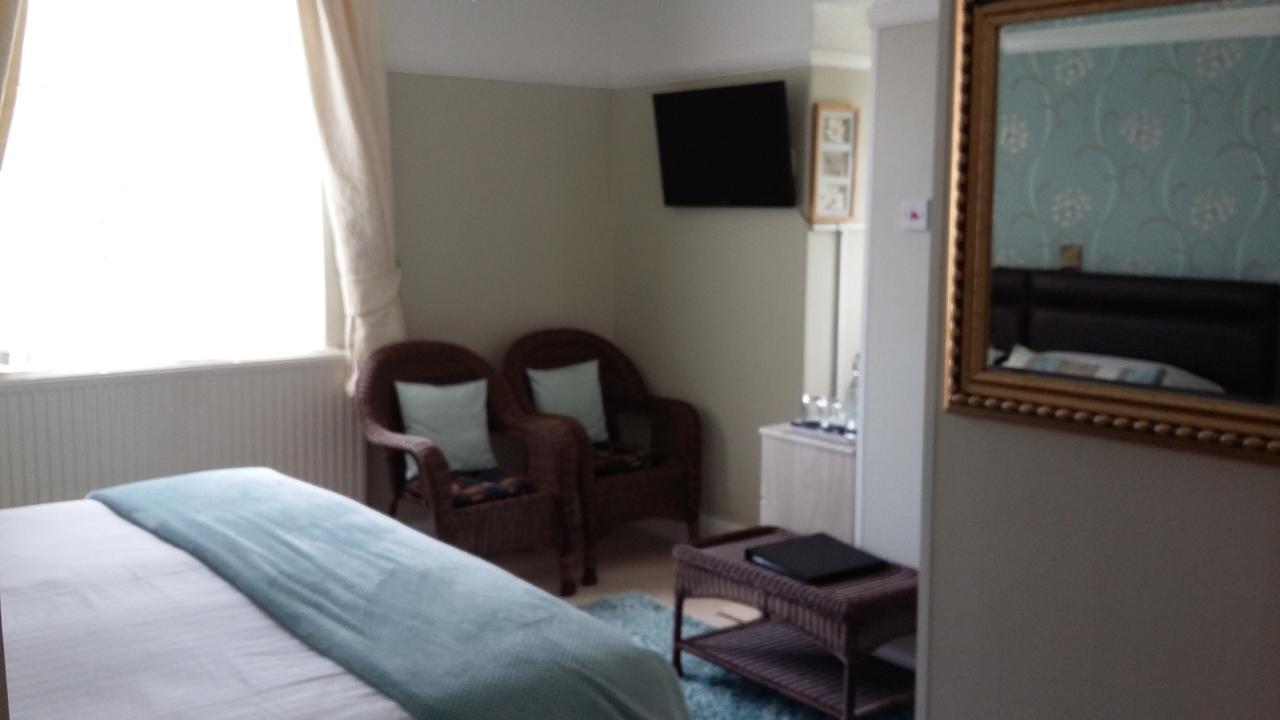 Cleave Court Guest House Llandudno Extérieur photo