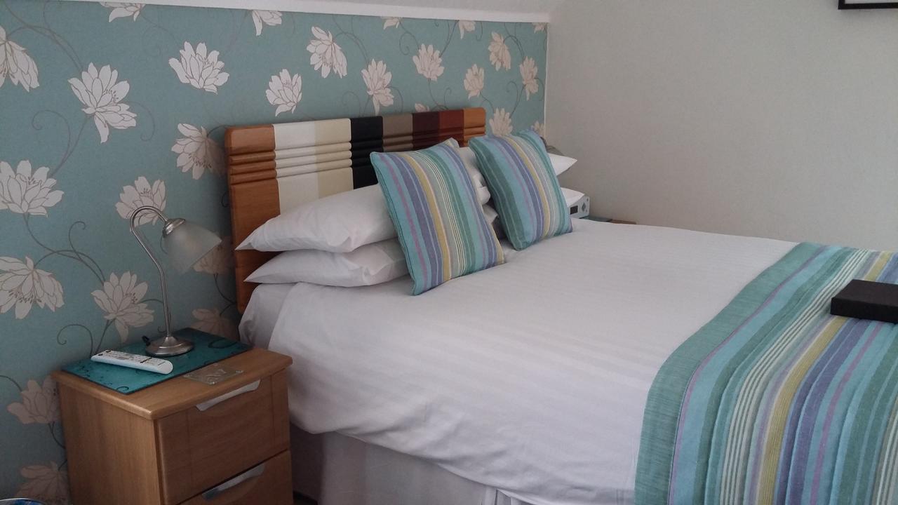 Cleave Court Guest House Llandudno Extérieur photo