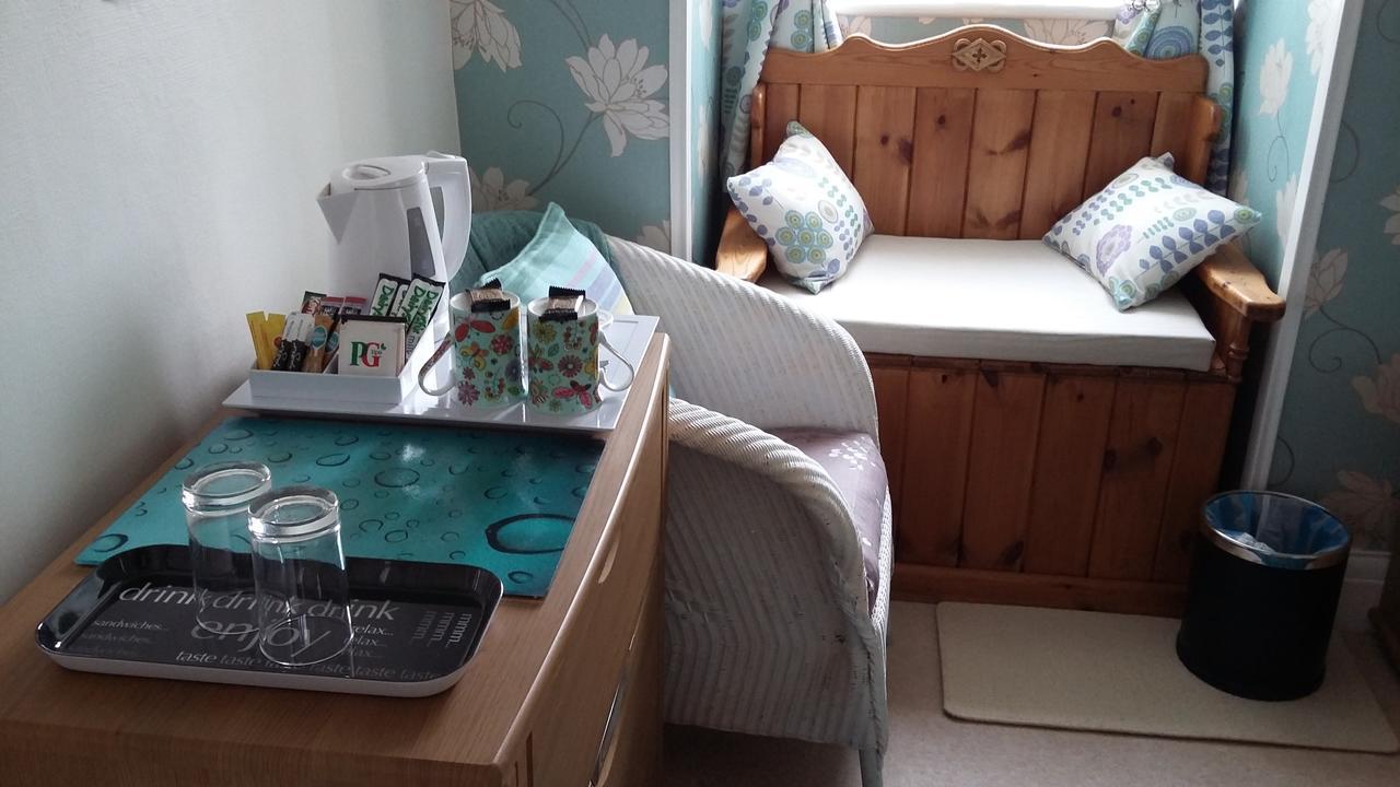 Cleave Court Guest House Llandudno Extérieur photo