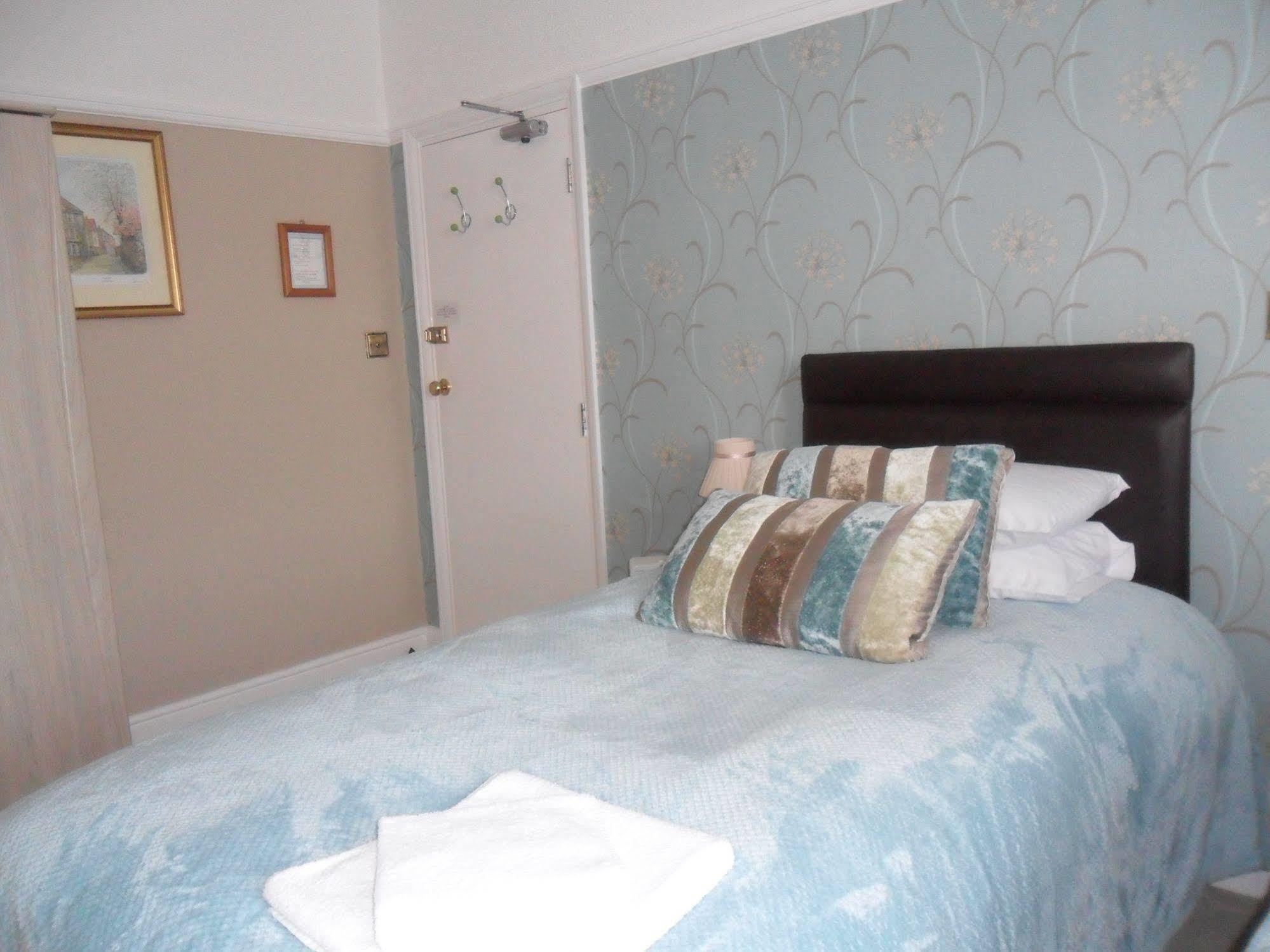 Cleave Court Guest House Llandudno Extérieur photo
