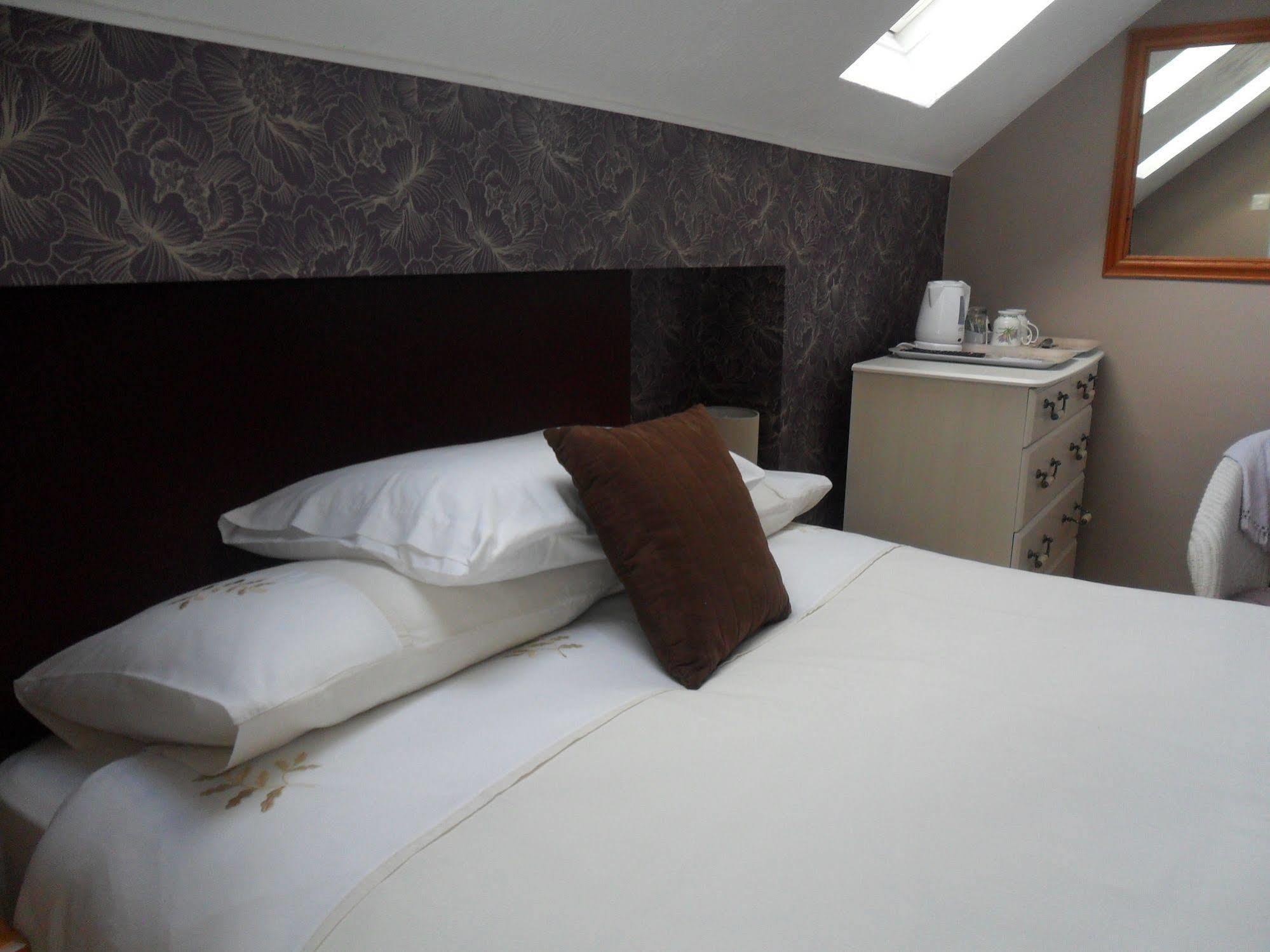 Cleave Court Guest House Llandudno Extérieur photo
