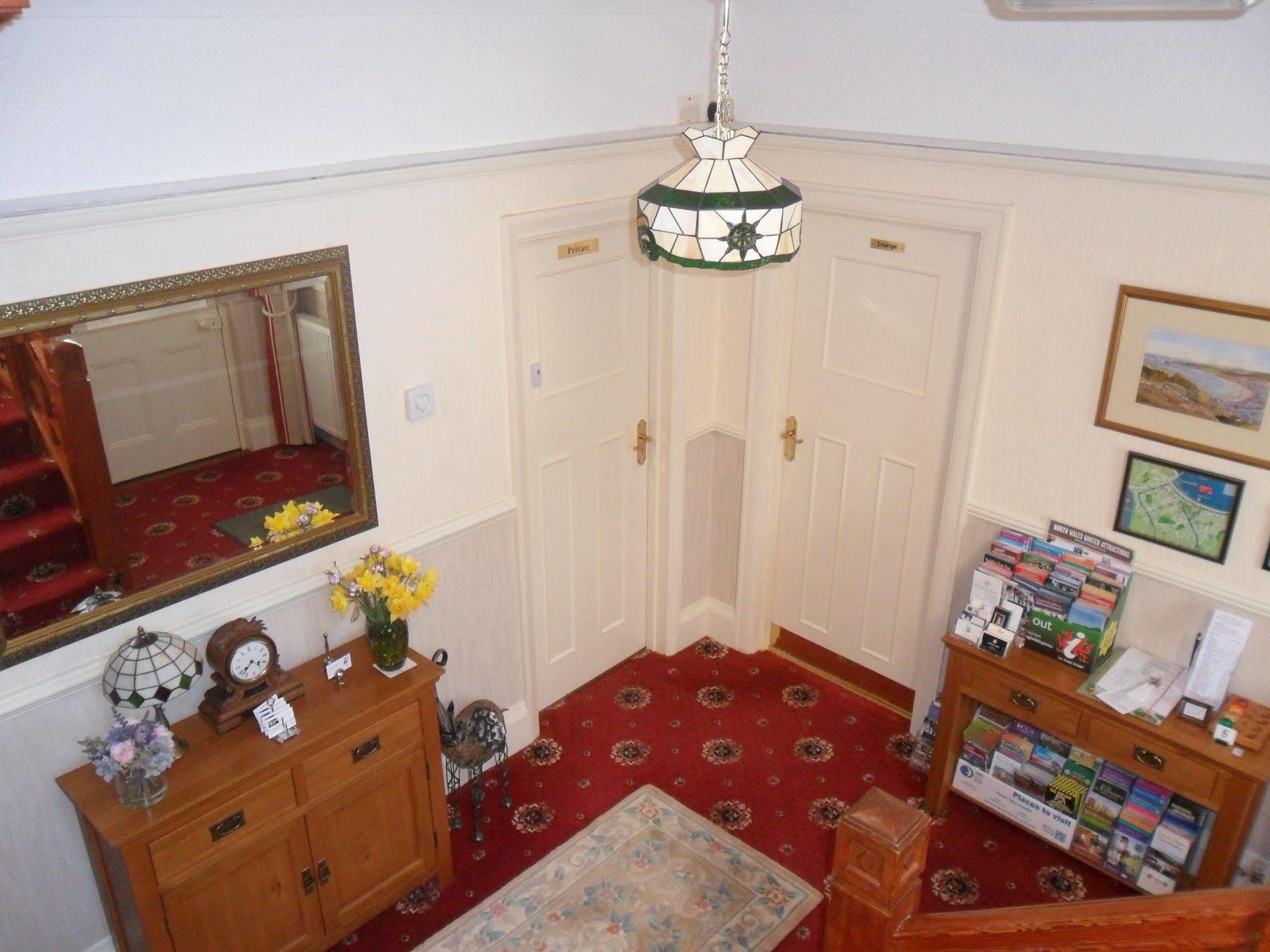 Cleave Court Guest House Llandudno Extérieur photo